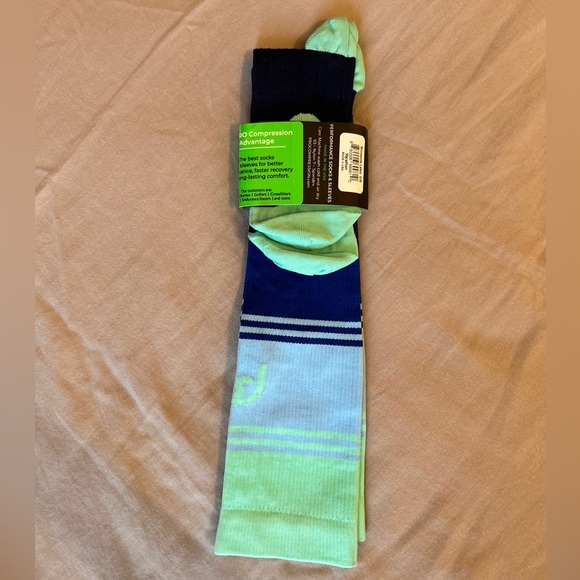Pro Compression Socks - Picture 2 of 3